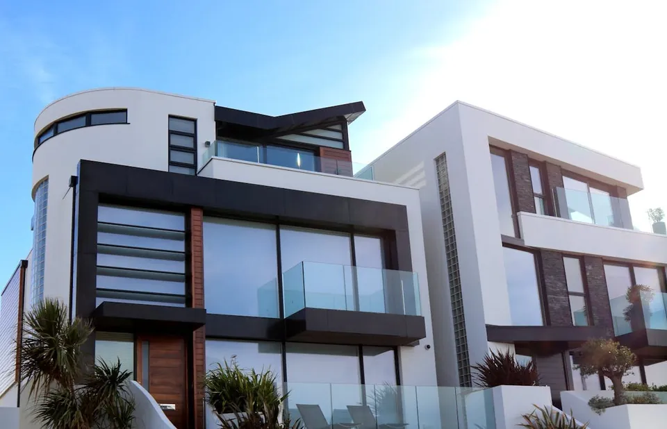 Arquitectura moderna de una propiedad de inversión