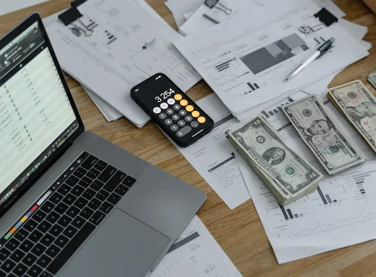 Calculadora y documentos: vacancia y gastos