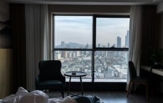 Airbnb saturado Latam, retorno de inversión tradicional, vacancia renta corta 2026, cálculo rentabilidad propiedad